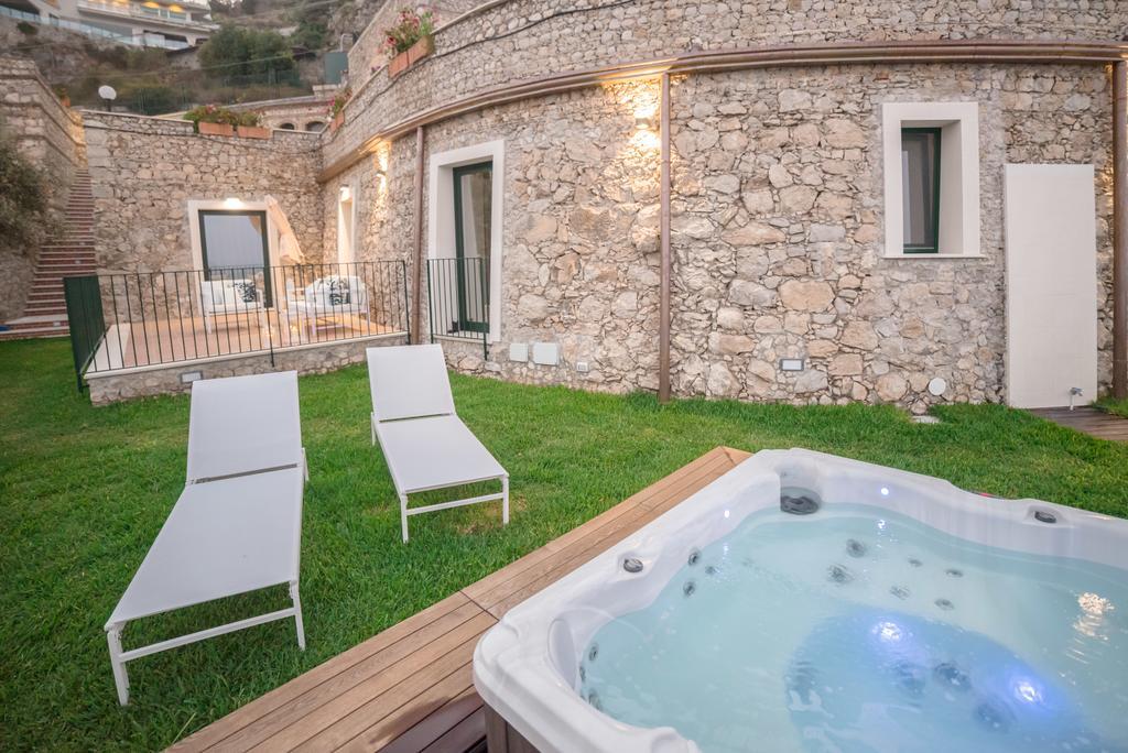 Sparviero Luxury Suites Taormina Exterior foto